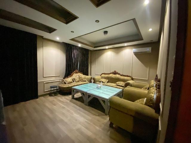 ROOM 10