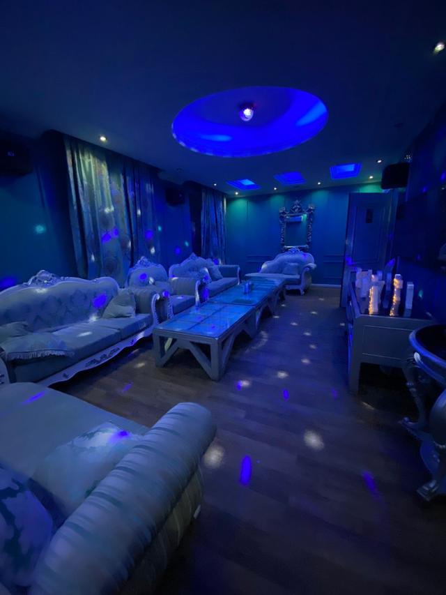 ROOM 1